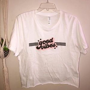 “Good vibes” cropped white t